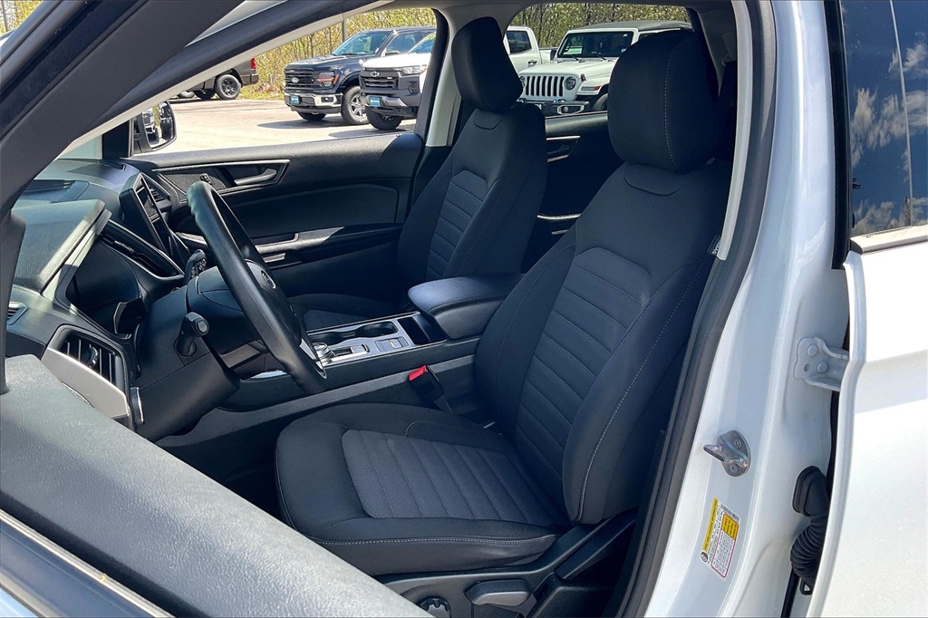 2022 Ford Edge SE - Photo 9