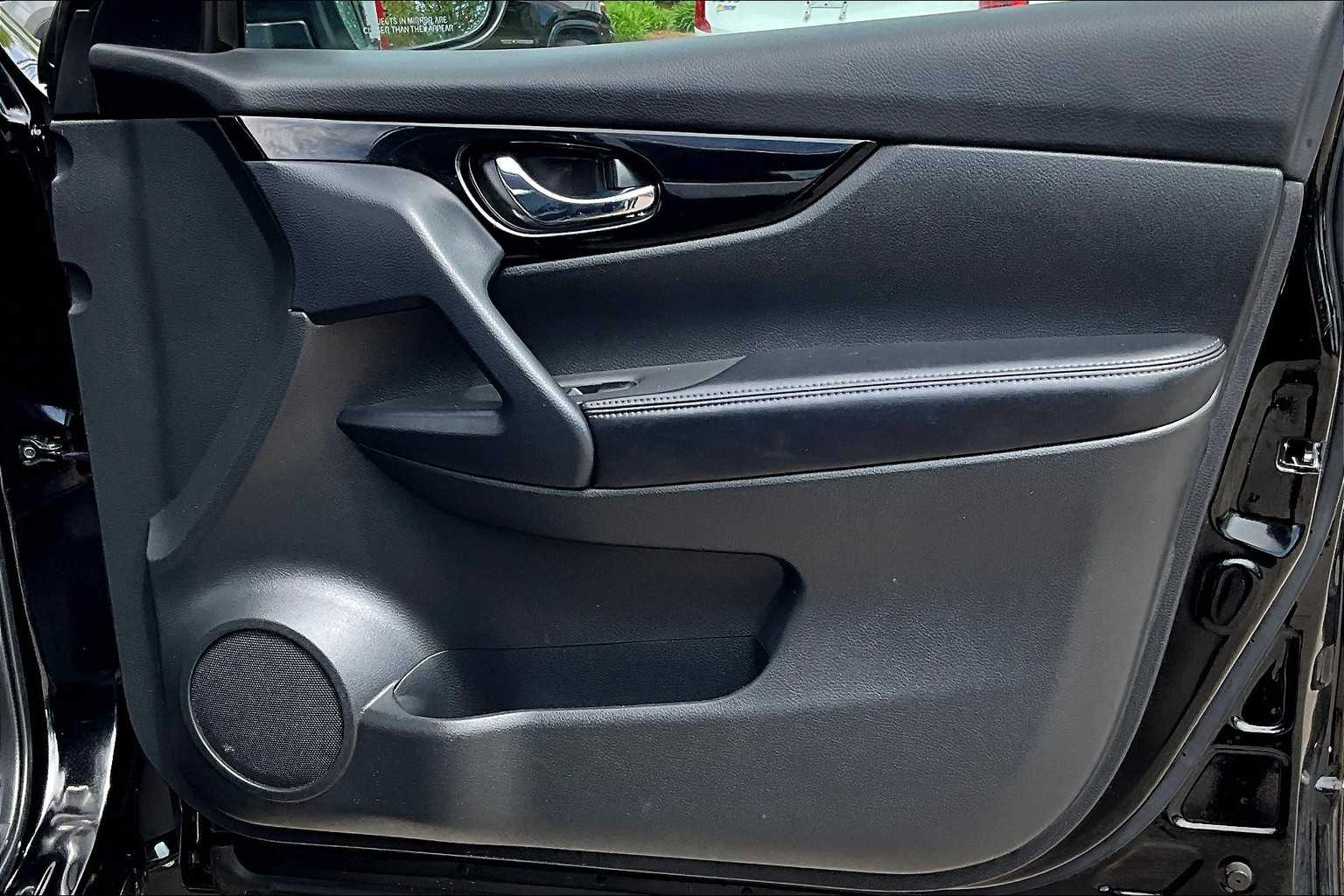 2021 Nissan Rogue Sport SV - Photo 12