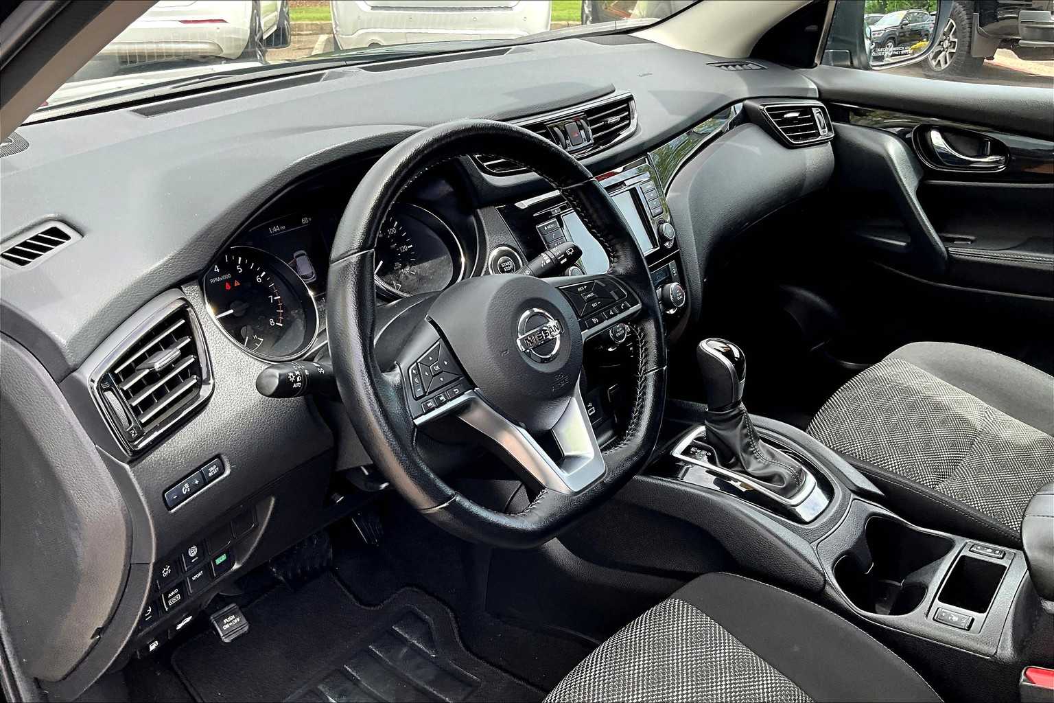 2021 Nissan Rogue Sport SV - Photo 8