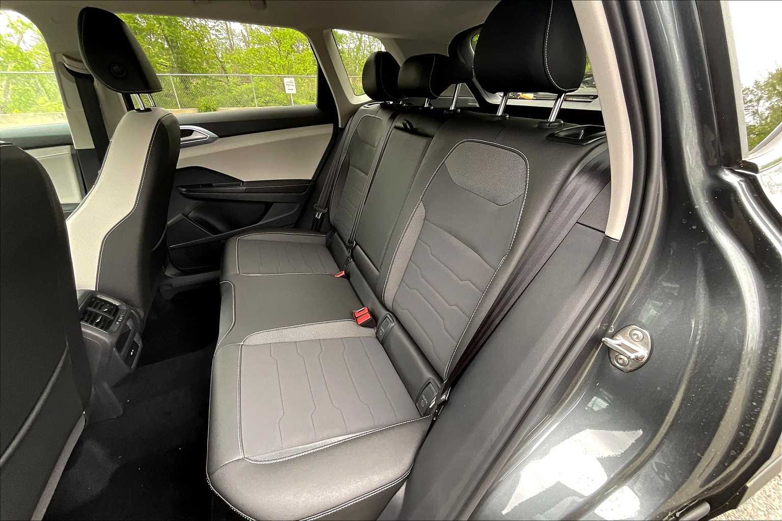 2025 Volkswagen Taos SE - Photo 15
