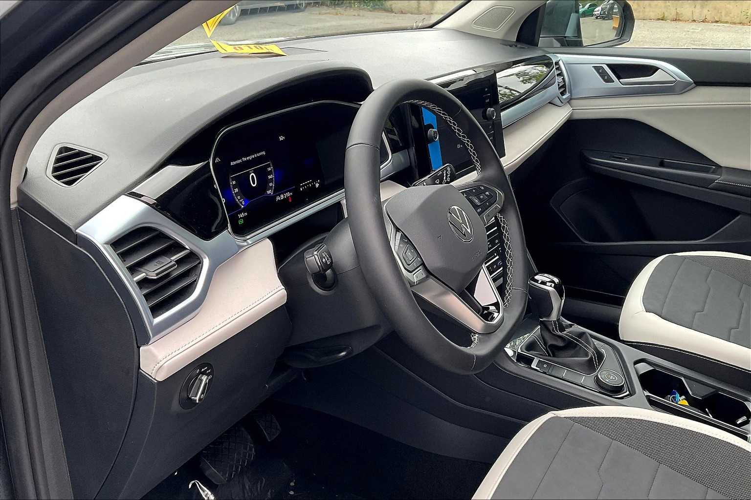 2025 Volkswagen Taos SE - Photo 9