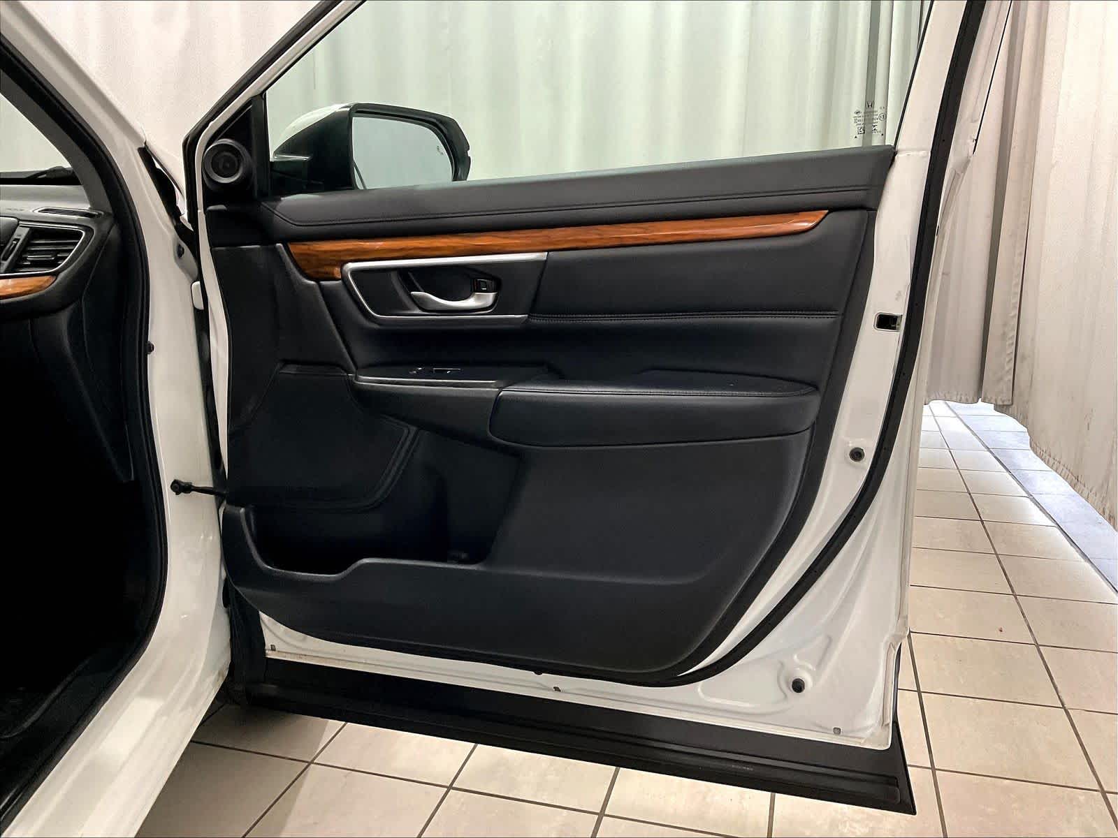 2017 Honda CR-V Touring - Photo 12