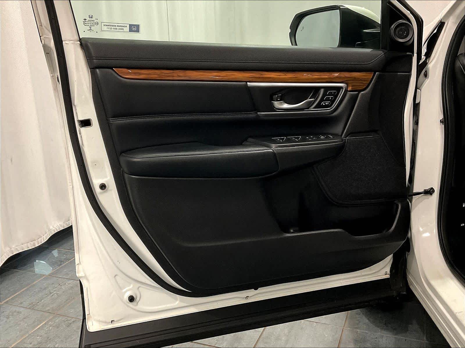 2017 Honda CR-V Touring - Photo 9