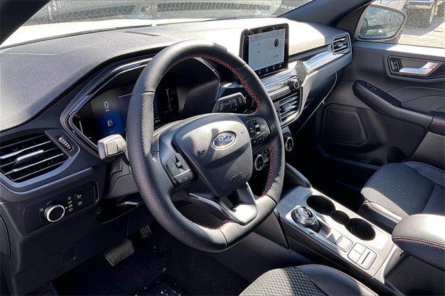2025 Ford Escape ST-Line - Photo 7