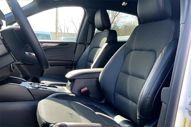 2025 Ford Escape ST-Line - Photo 10