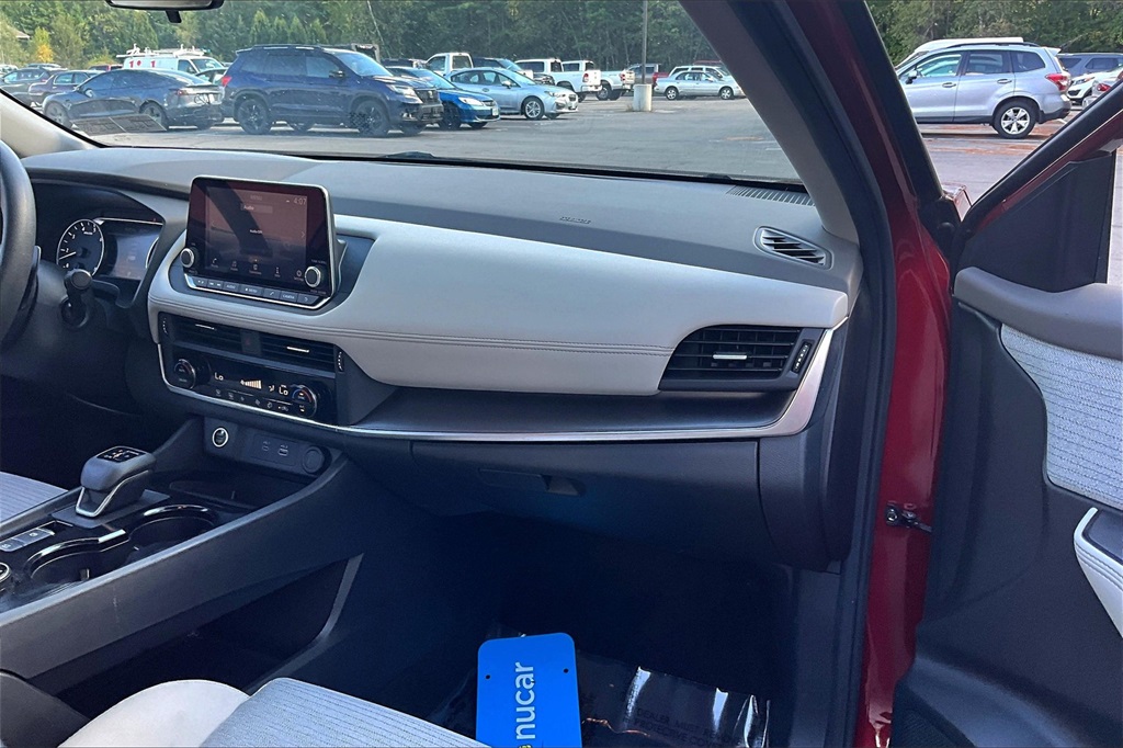 2023 Nissan Rogue SV - Photo 13