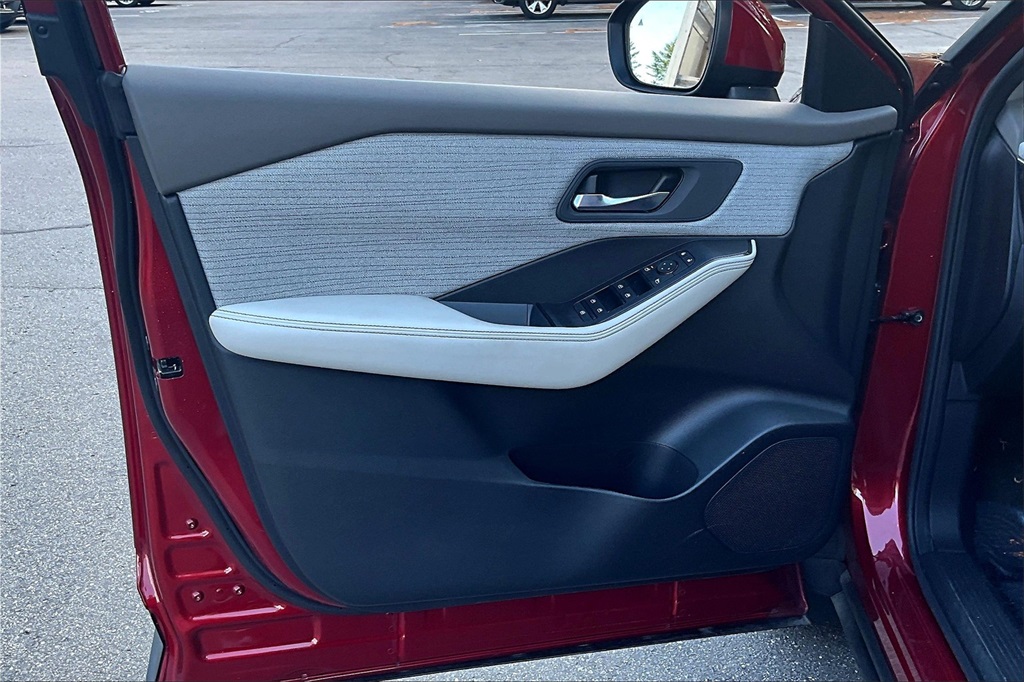 2023 Nissan Rogue SV - Photo 9