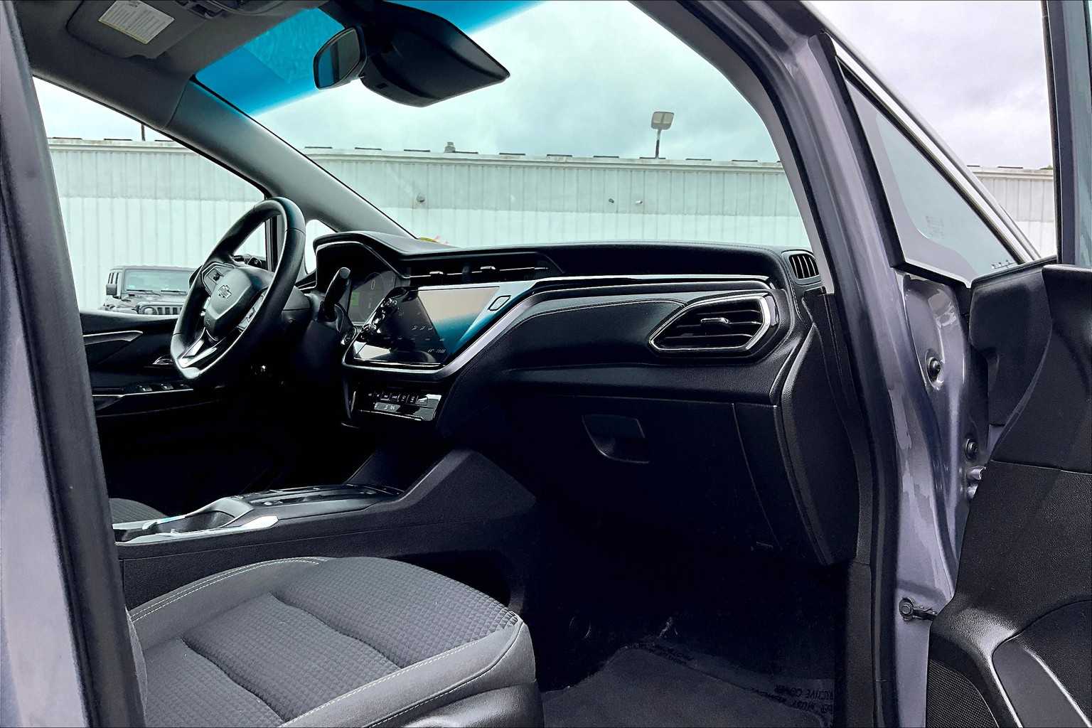 2023 Chevrolet Bolt EV 1LT - Photo 14