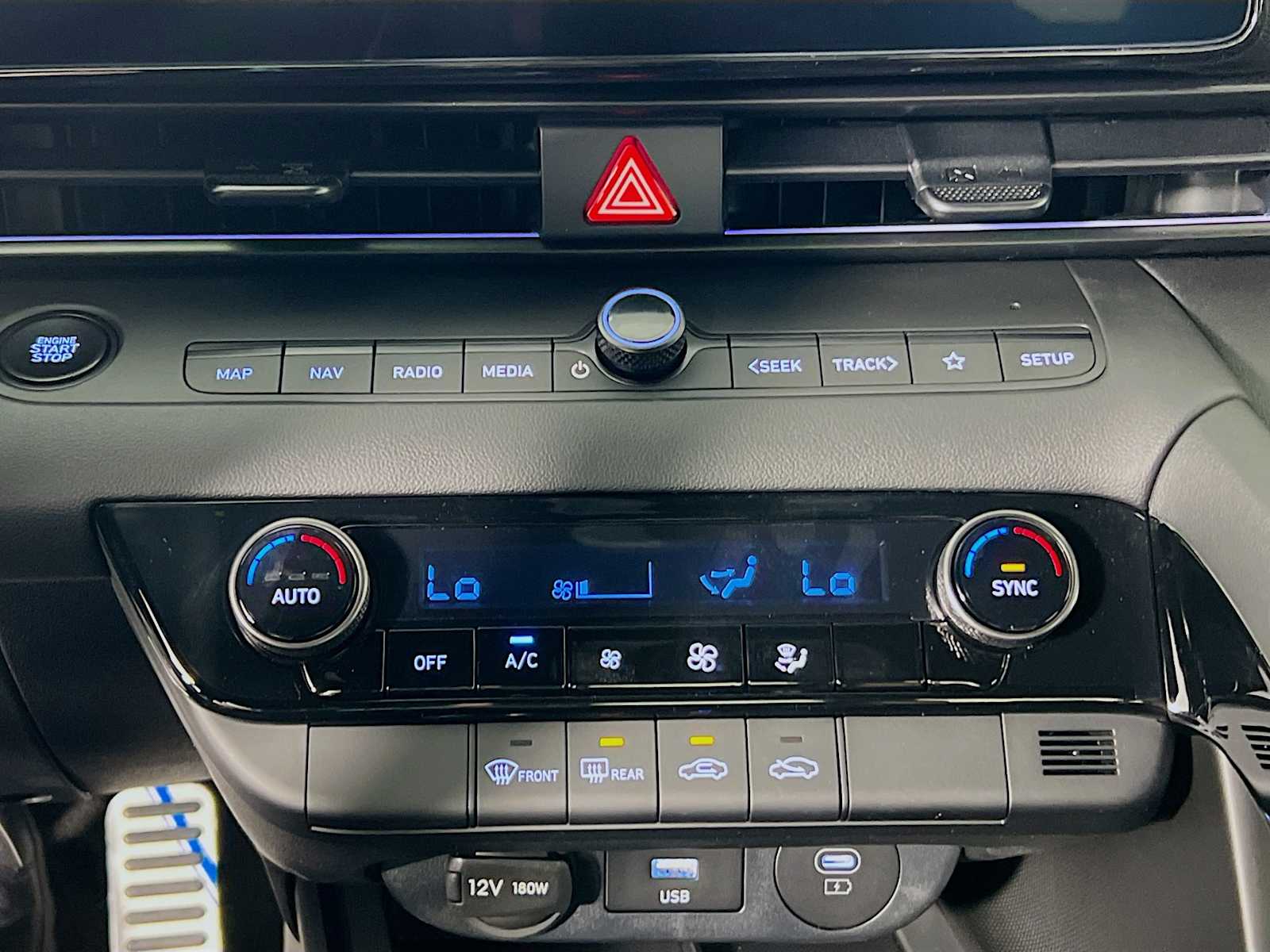 2025 Hyundai Elantra Hybrid SEL Sport - Photo 11