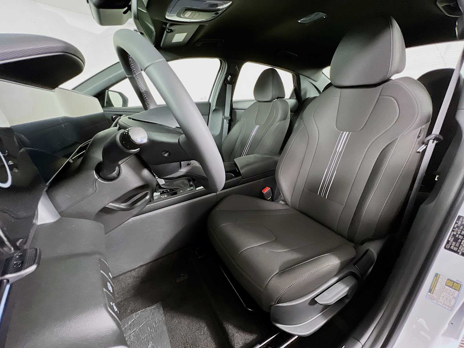 2025 Hyundai Elantra Hybrid SEL Sport - Photo 13