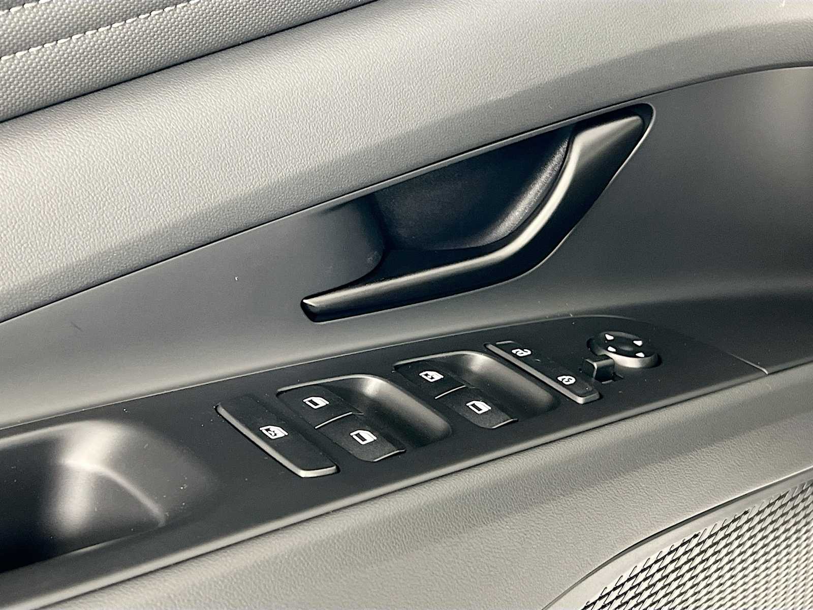 2025 Hyundai Elantra Hybrid SEL Sport - Photo 16