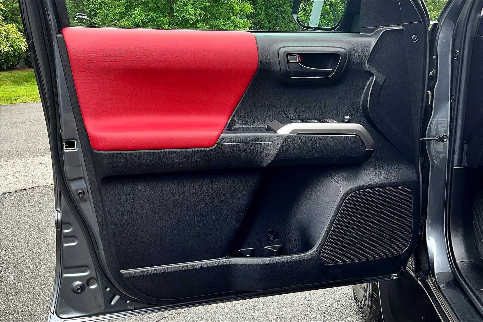 2023 Toyota Tacoma SR5 - Photo 9