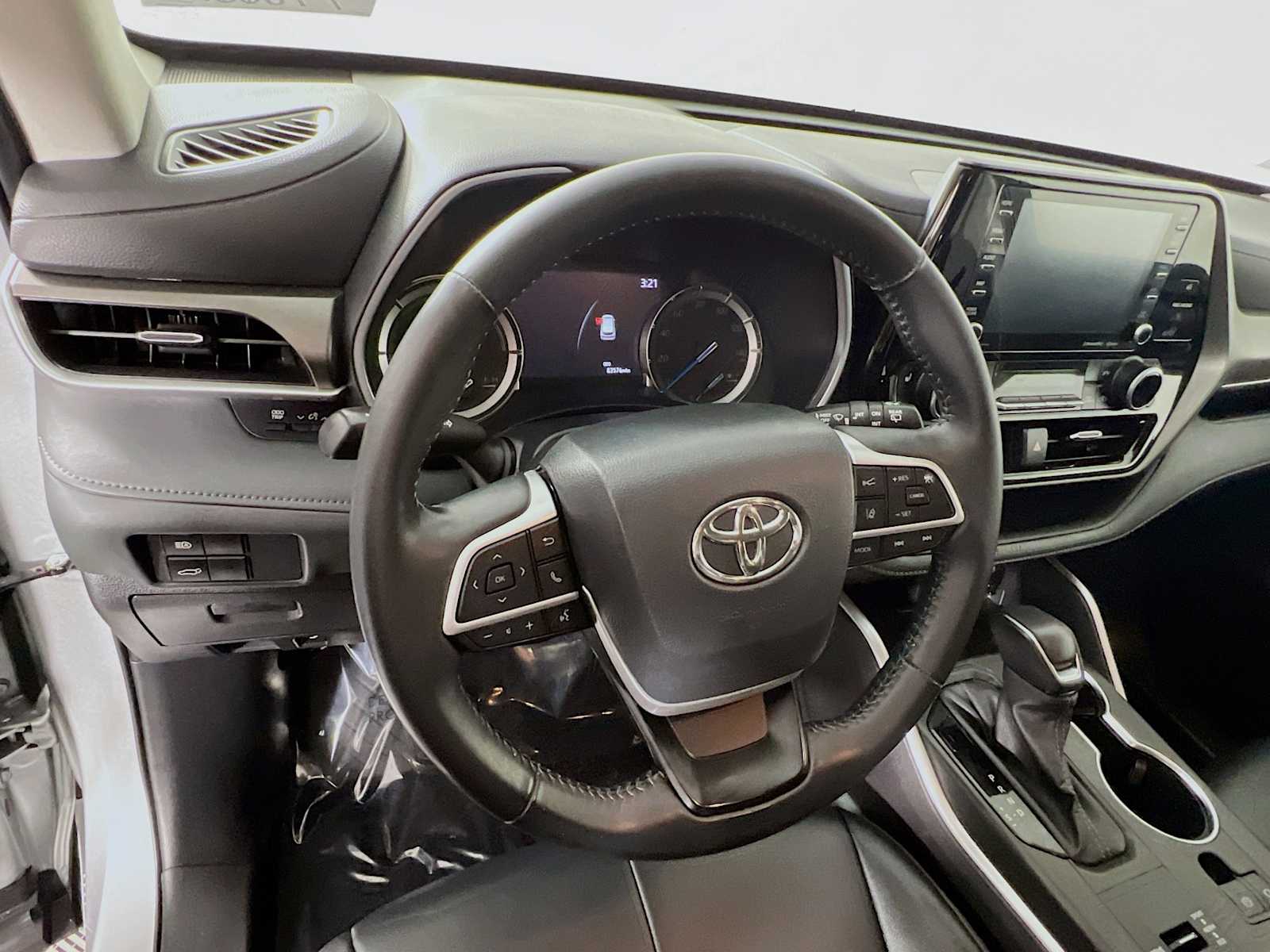 2022 Toyota Highlander Hybrid XLE - Photo 11