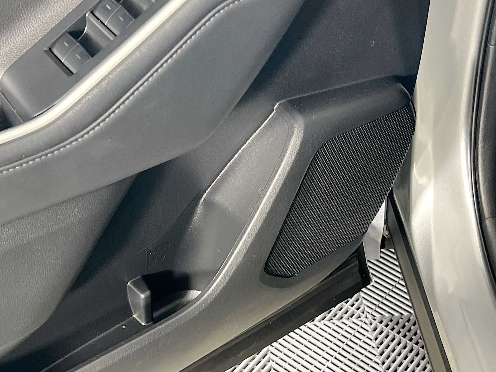 2022 Toyota Highlander Hybrid XLE - Photo 18