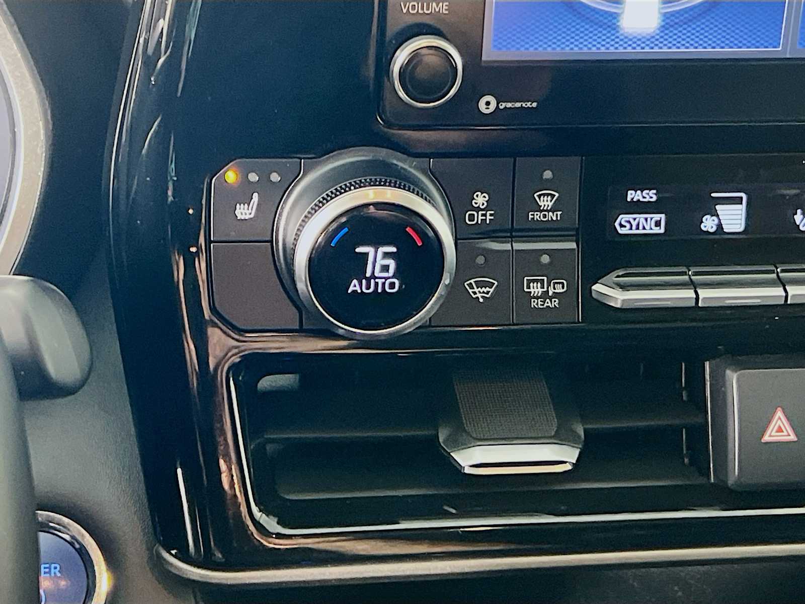 2022 Toyota Highlander Hybrid XLE - Photo 20