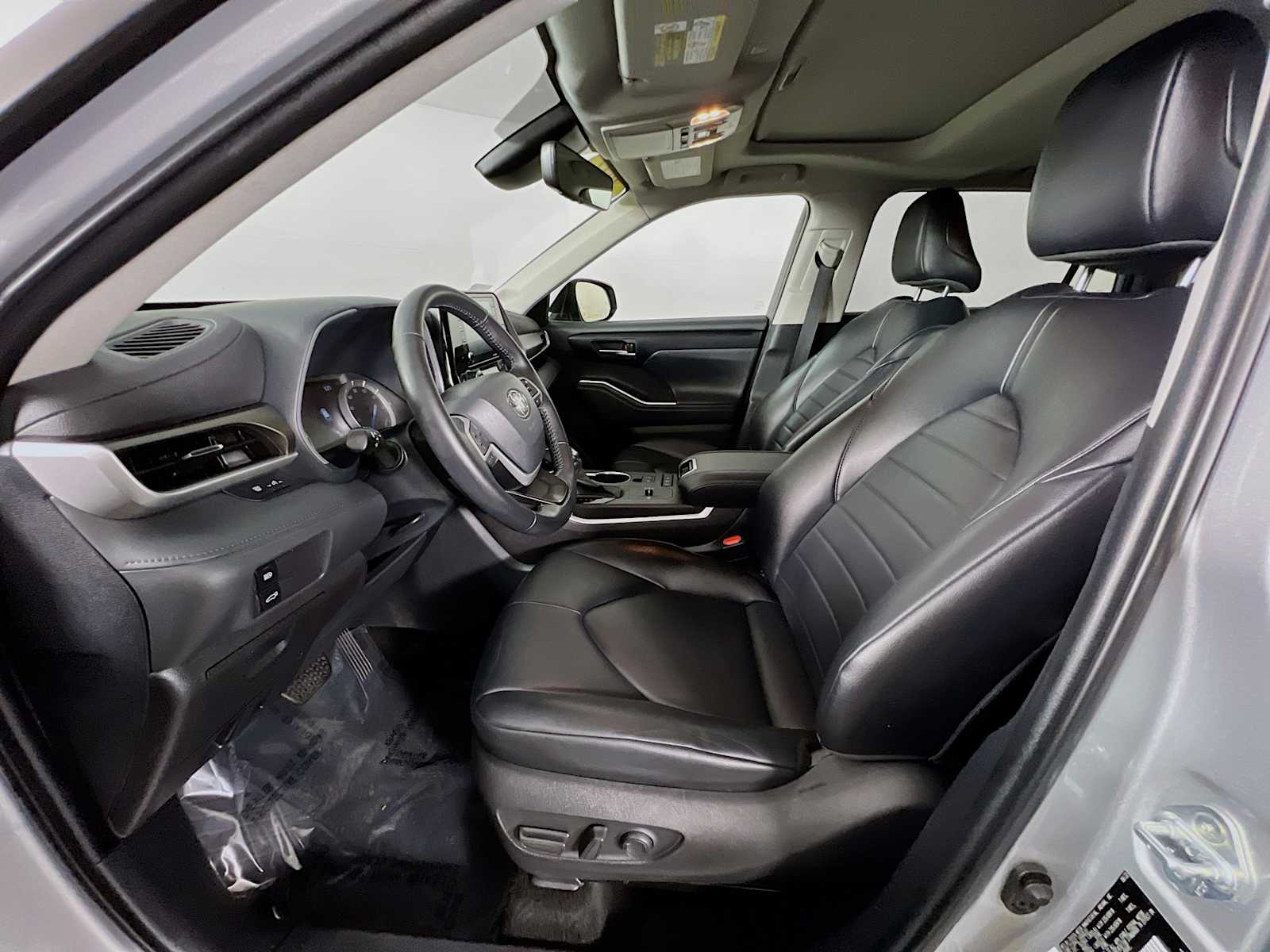 2022 Toyota Highlander Hybrid XLE - Photo 21