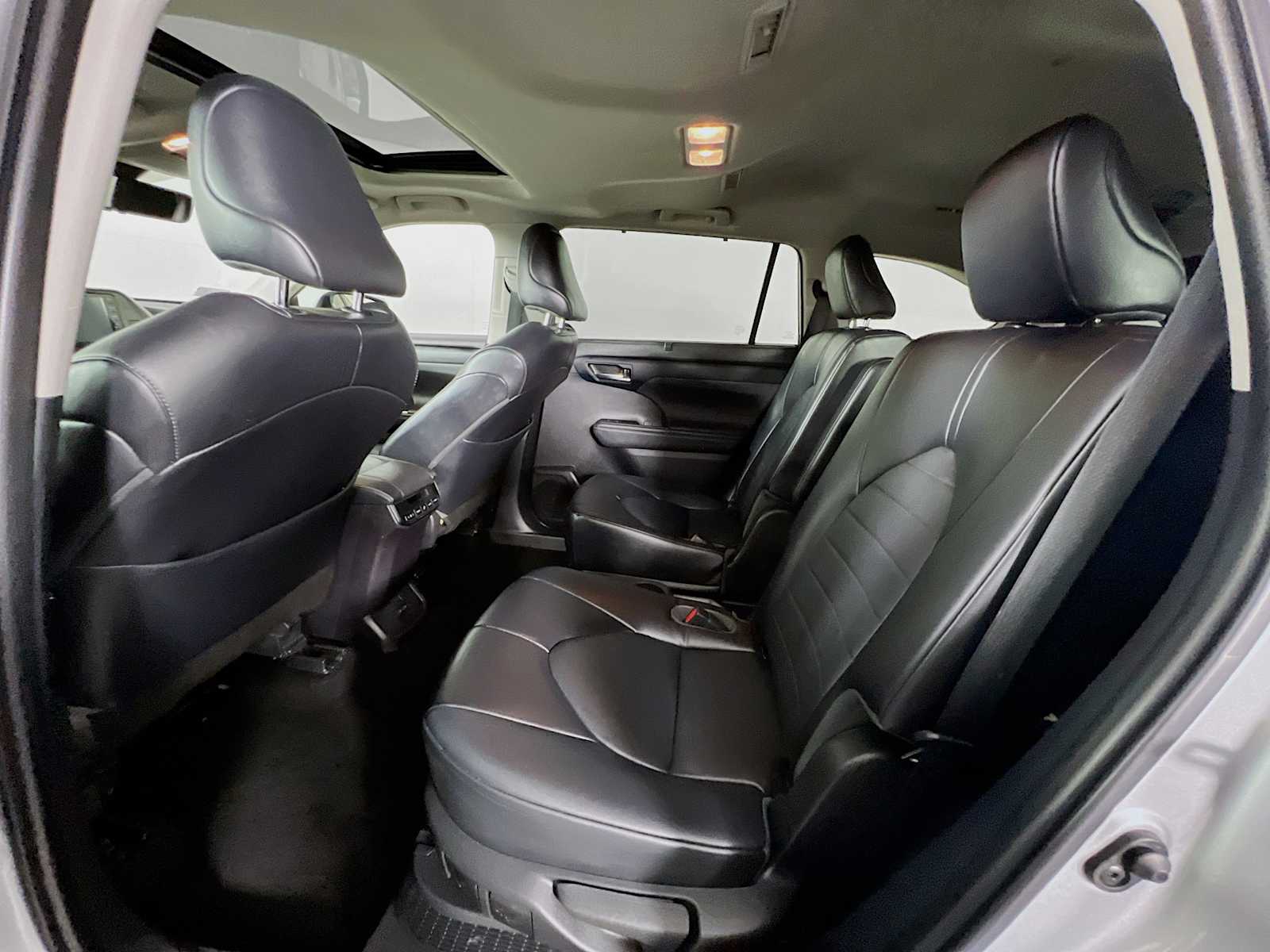2022 Toyota Highlander Hybrid XLE - Photo 25