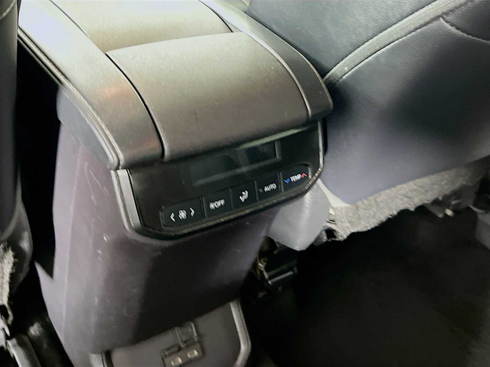 2022 Toyota Highlander Hybrid XLE - Photo 26