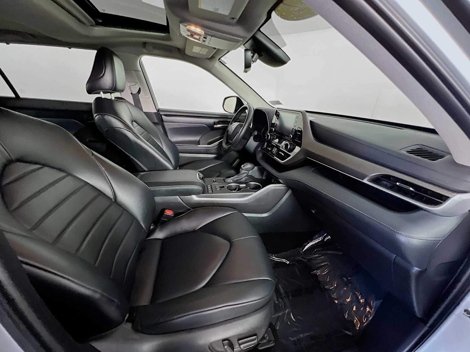 2022 Toyota Highlander Hybrid XLE - Photo 29