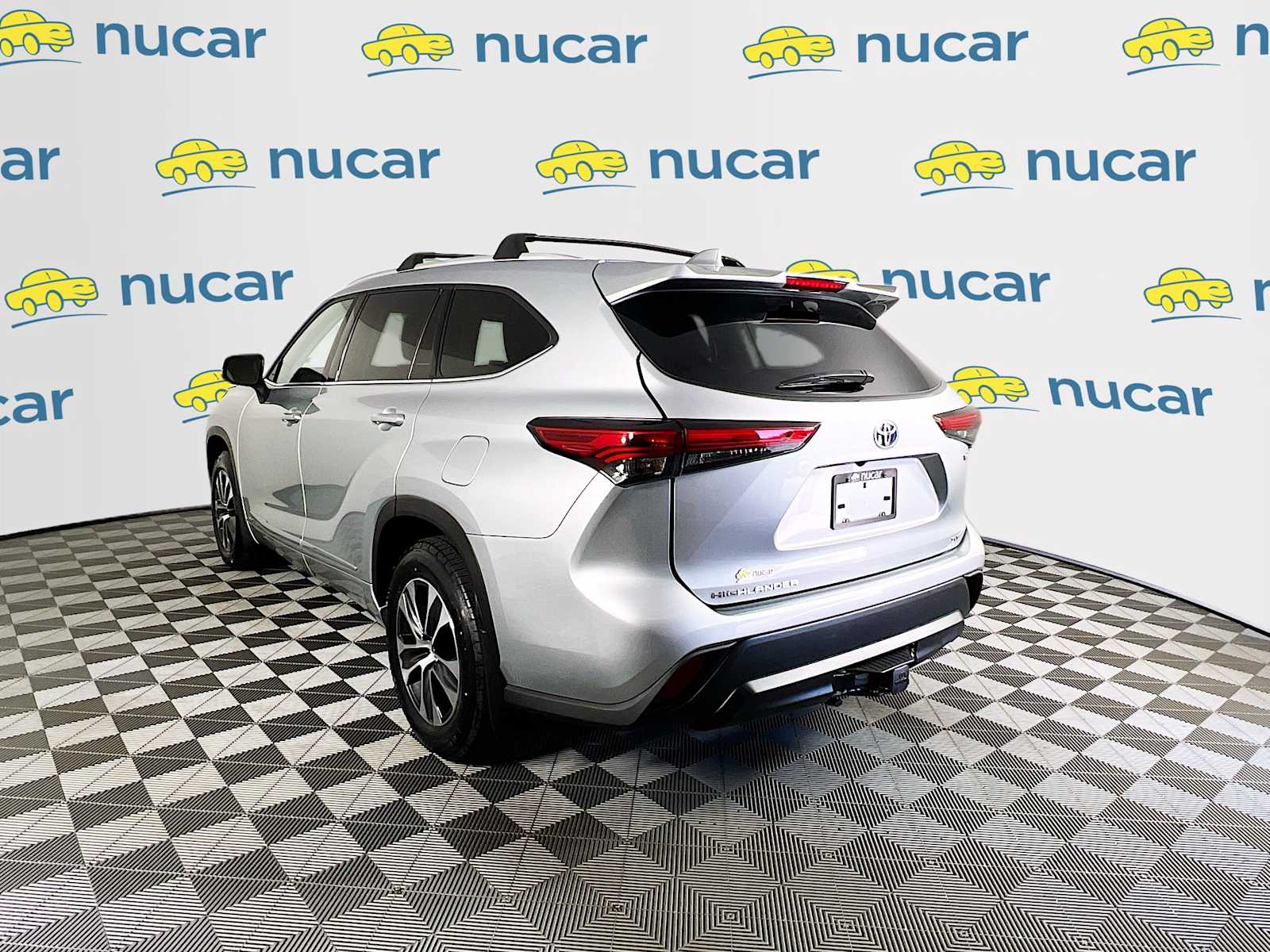 2022 Toyota Highlander Hybrid XLE - Photo 5