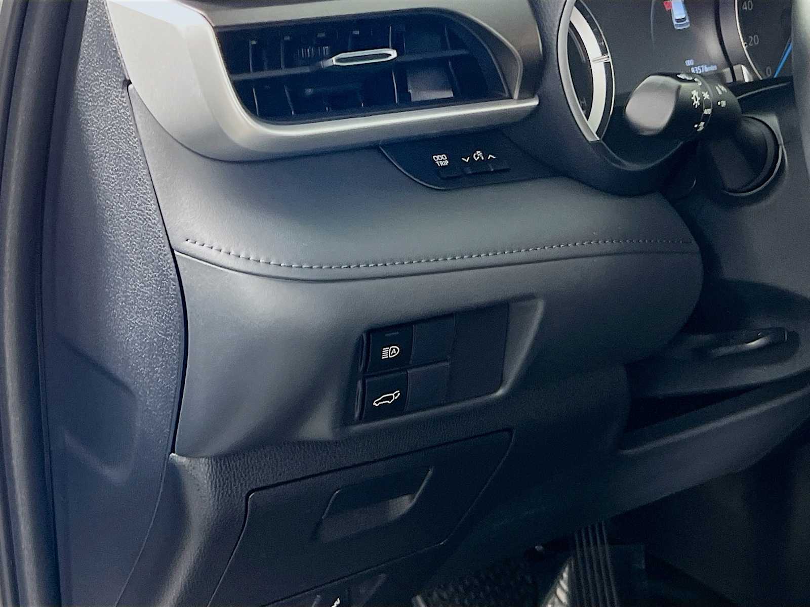 2022 Toyota Highlander Hybrid XLE - Photo 10
