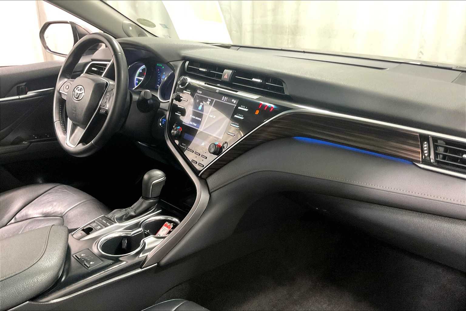 2018 Toyota Camry Hybrid XLE - Photo 14