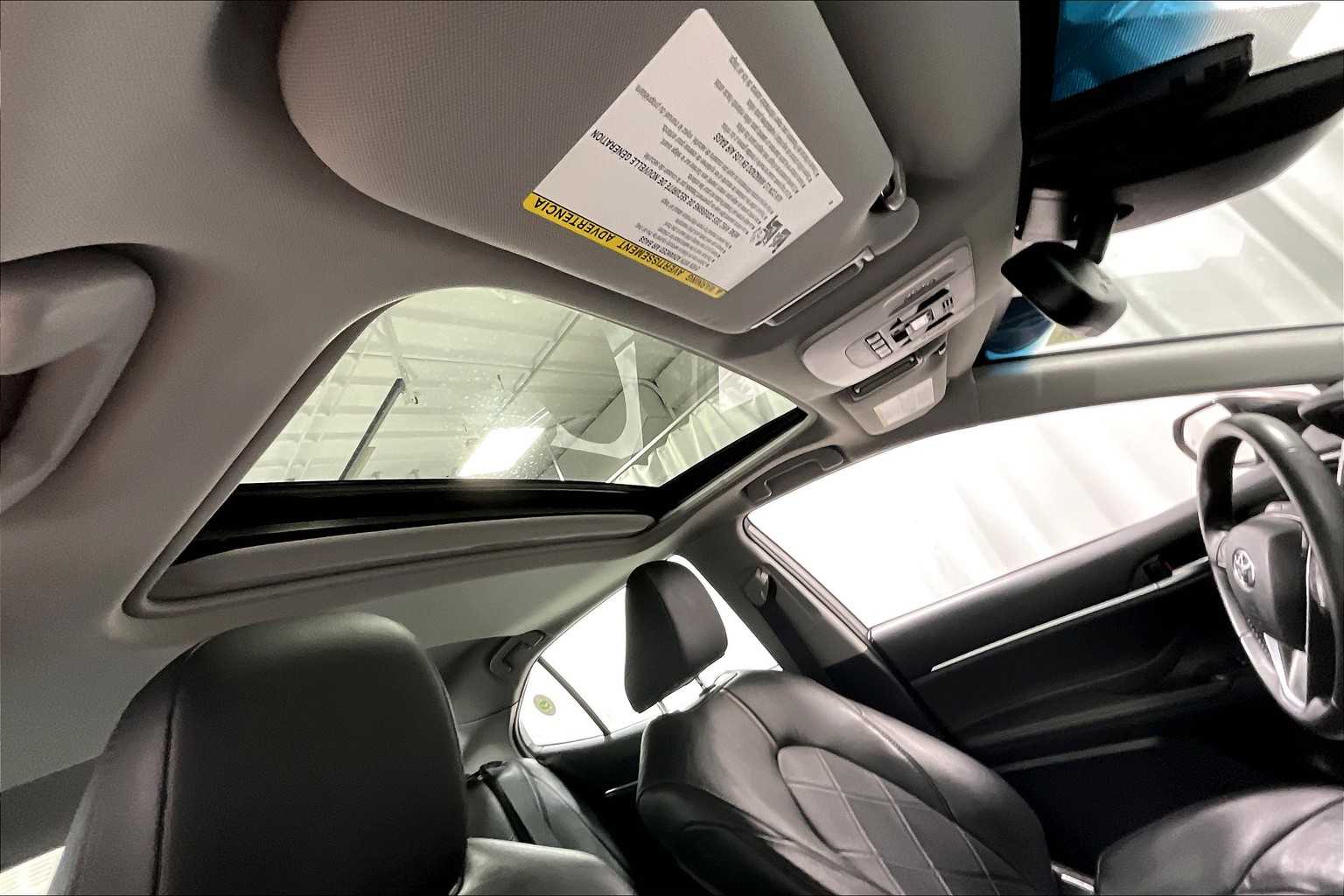 2018 Toyota Camry Hybrid XLE - Photo 22