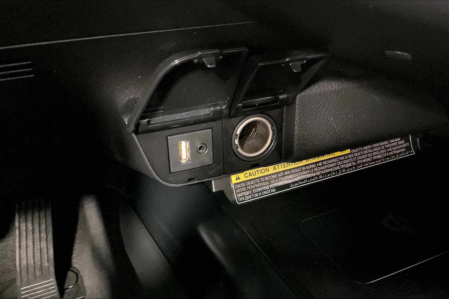 2018 Toyota Camry Hybrid XLE - Photo 27