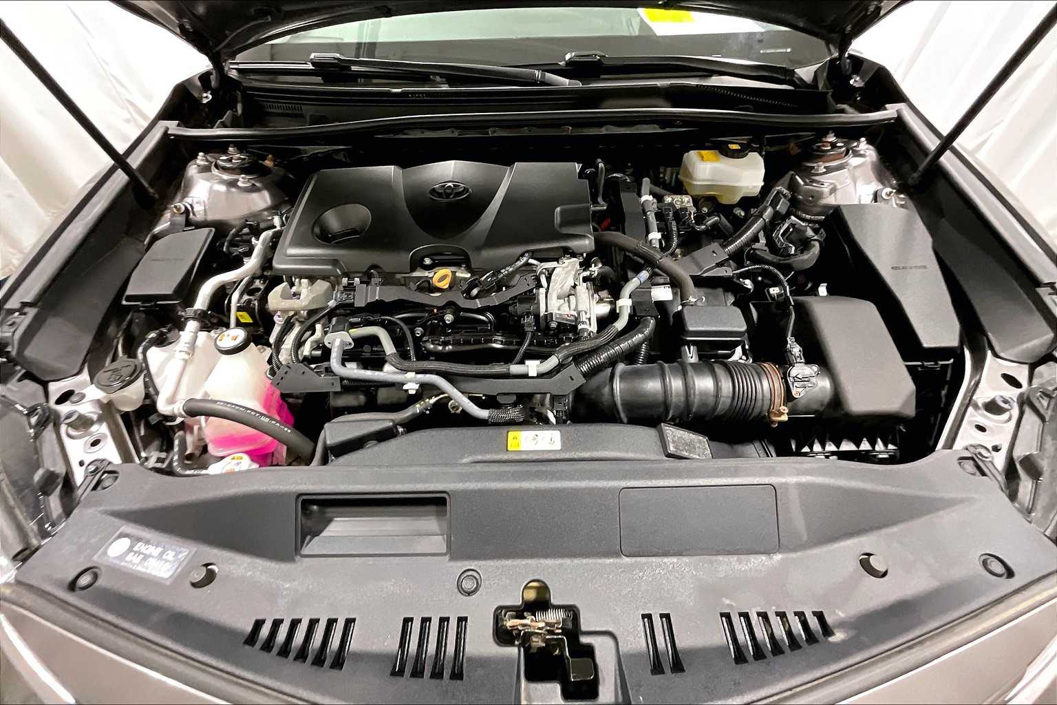 2018 Toyota Camry Hybrid XLE - Photo 30
