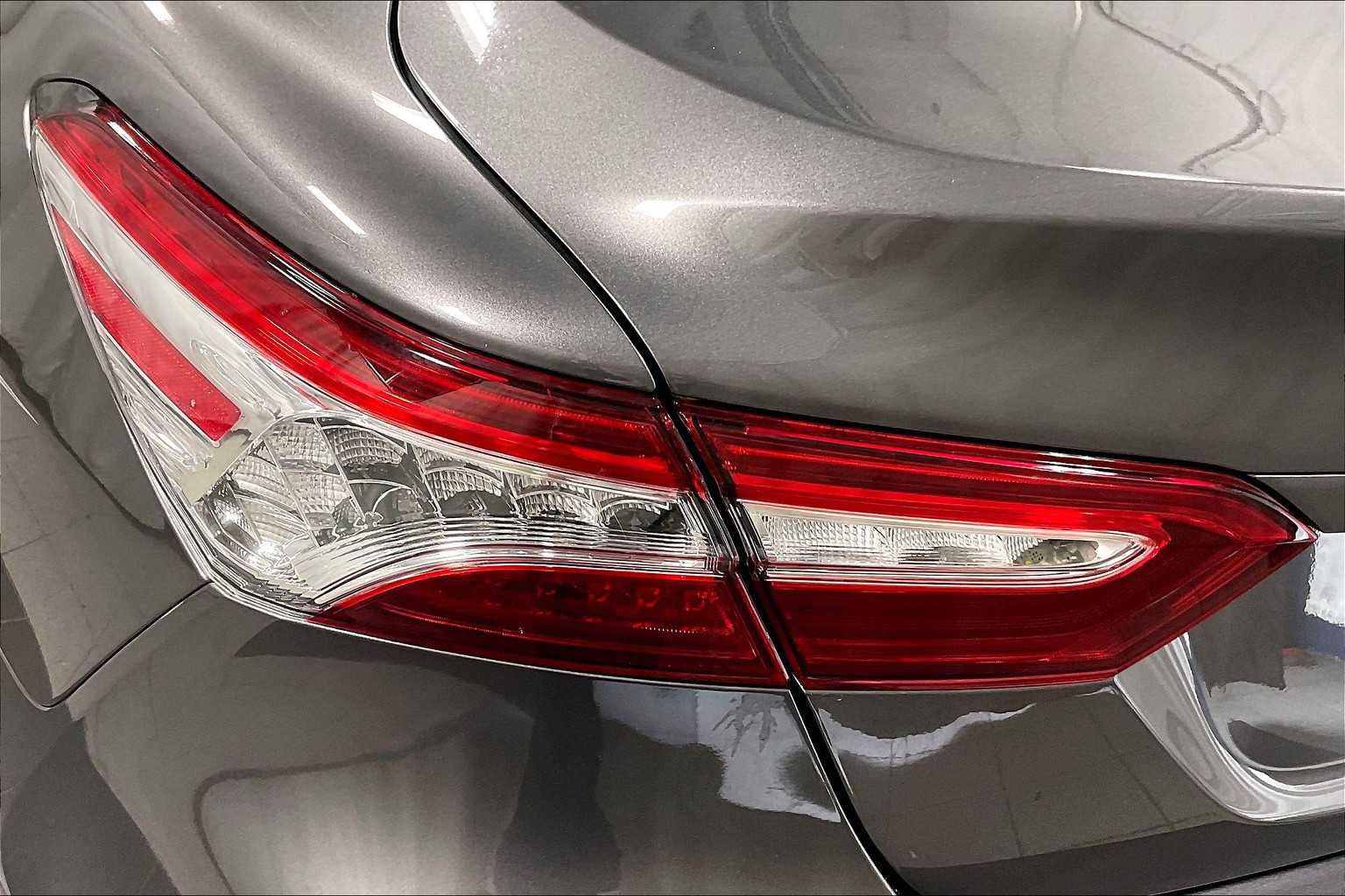 2018 Toyota Camry Hybrid XLE - Photo 34