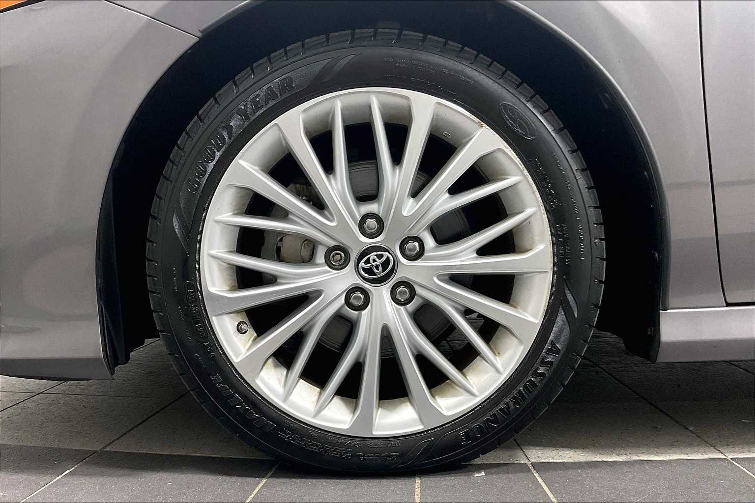 2018 Toyota Camry Hybrid XLE - Photo 7