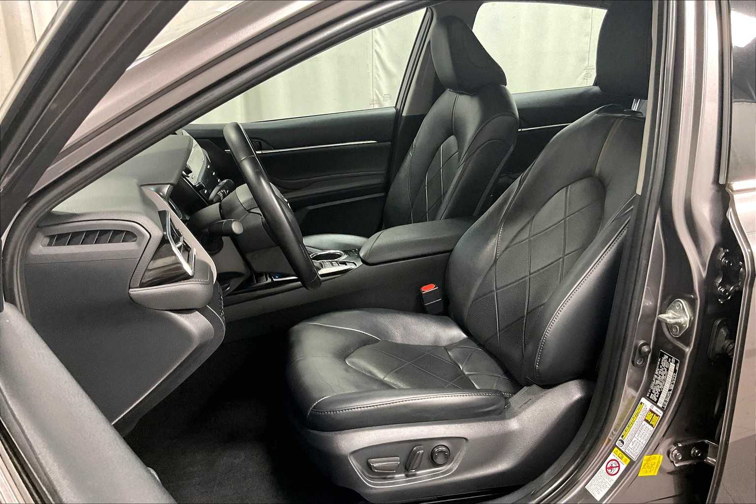 2018 Toyota Camry Hybrid XLE - Photo 10