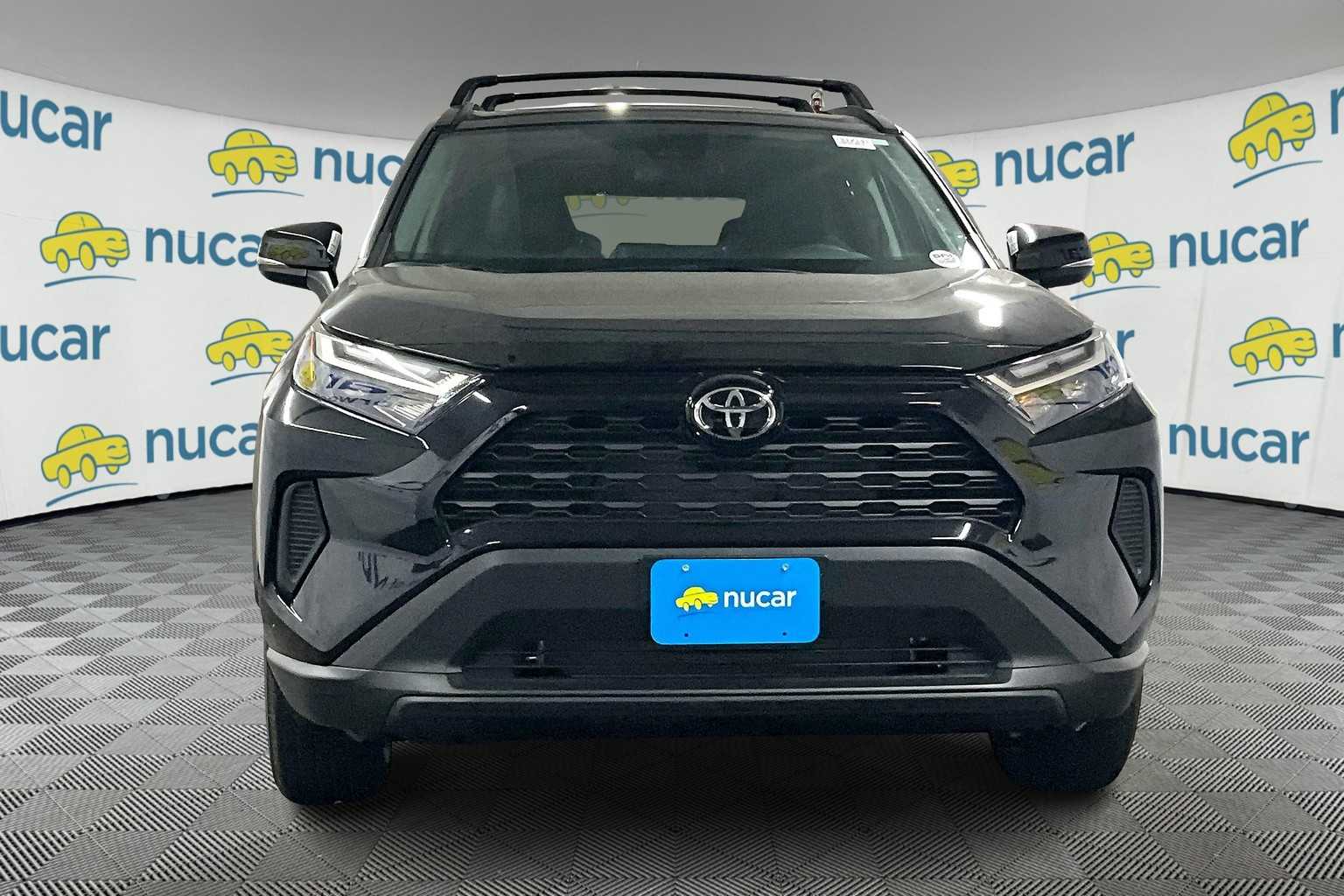 2025 Toyota RAV4 XLE - Photo 3