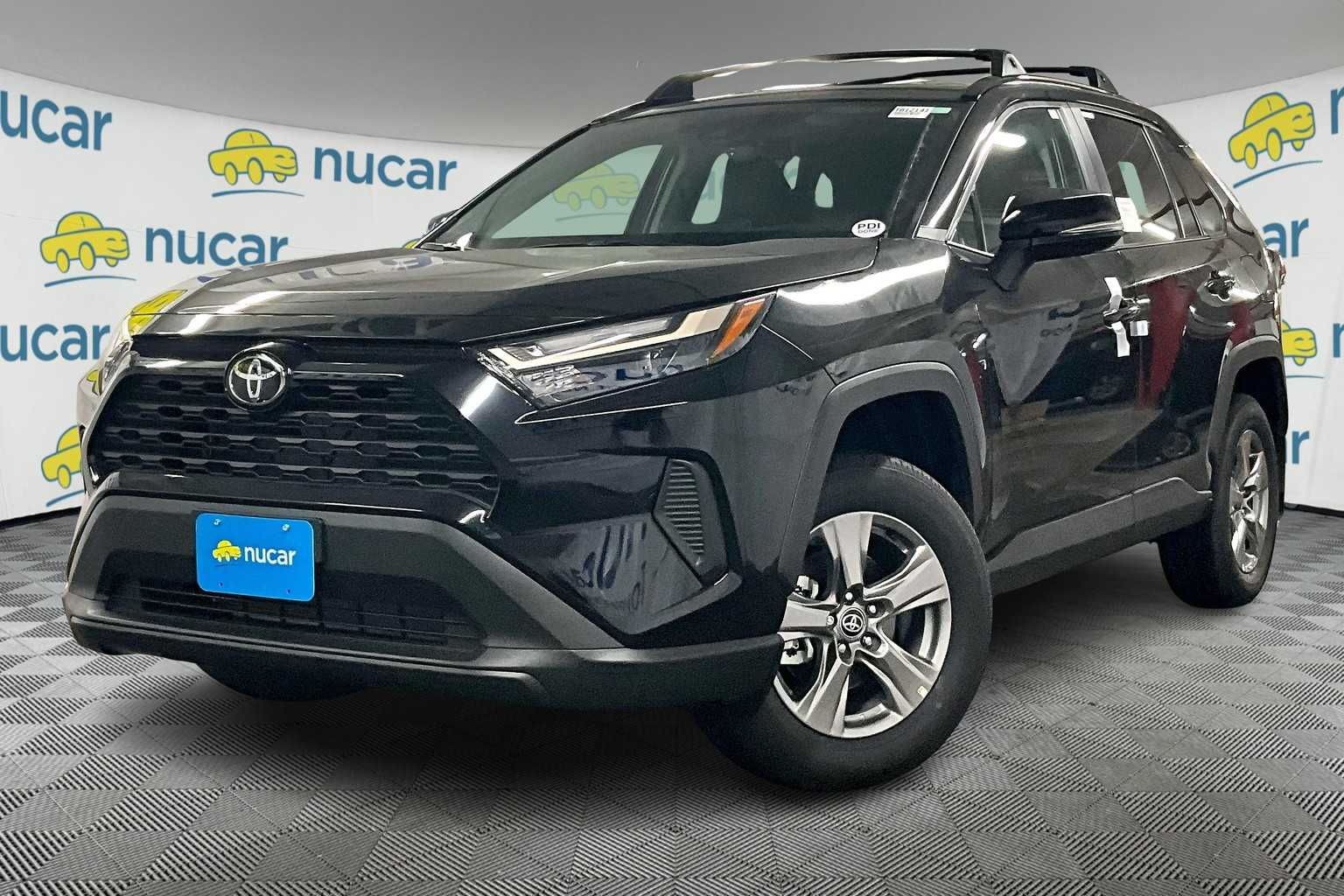 2025 Toyota RAV4 XLE - Photo 4