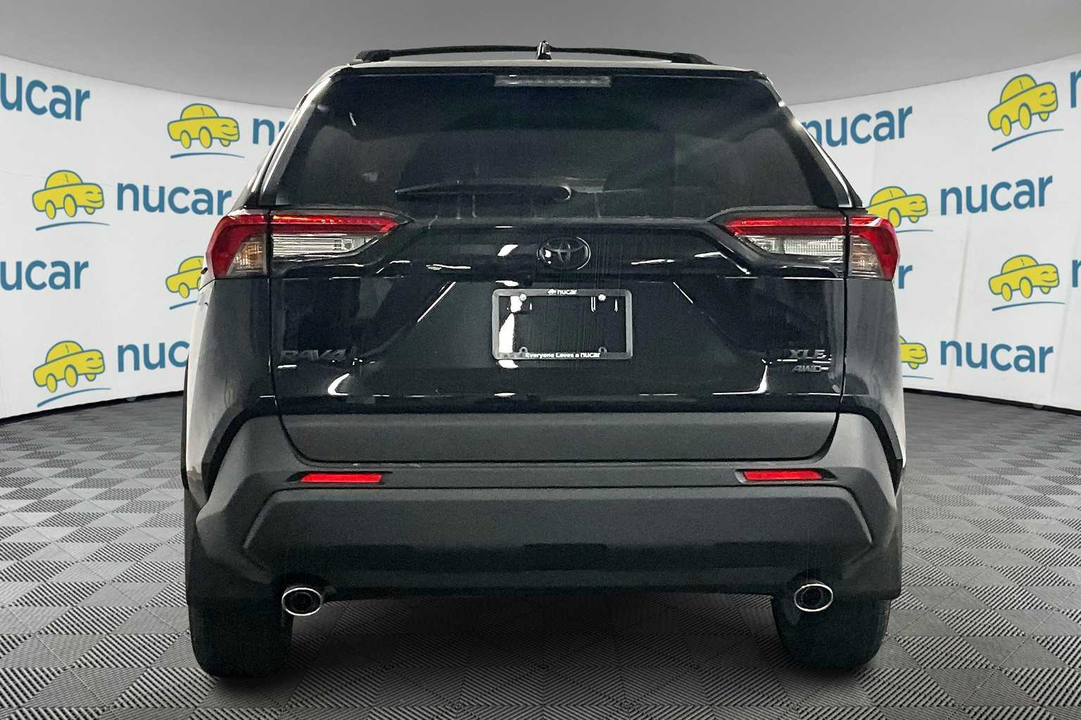 2025 Toyota RAV4 XLE - Photo 6