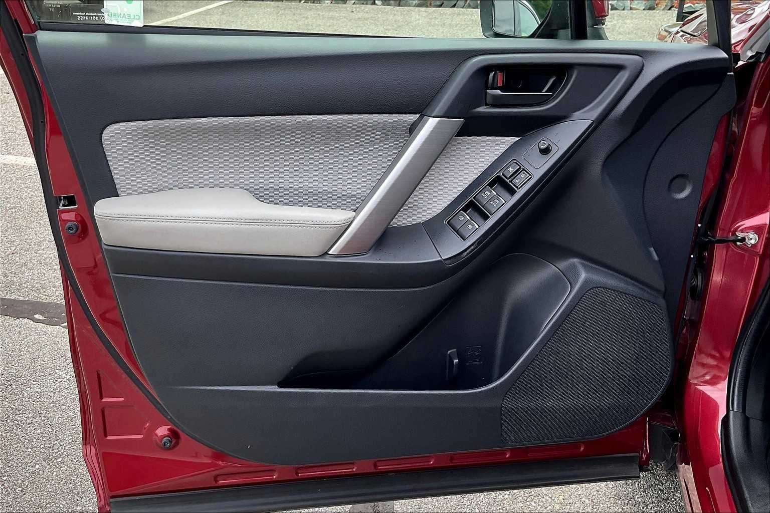 2017 Subaru Forester Premium - Photo 9
