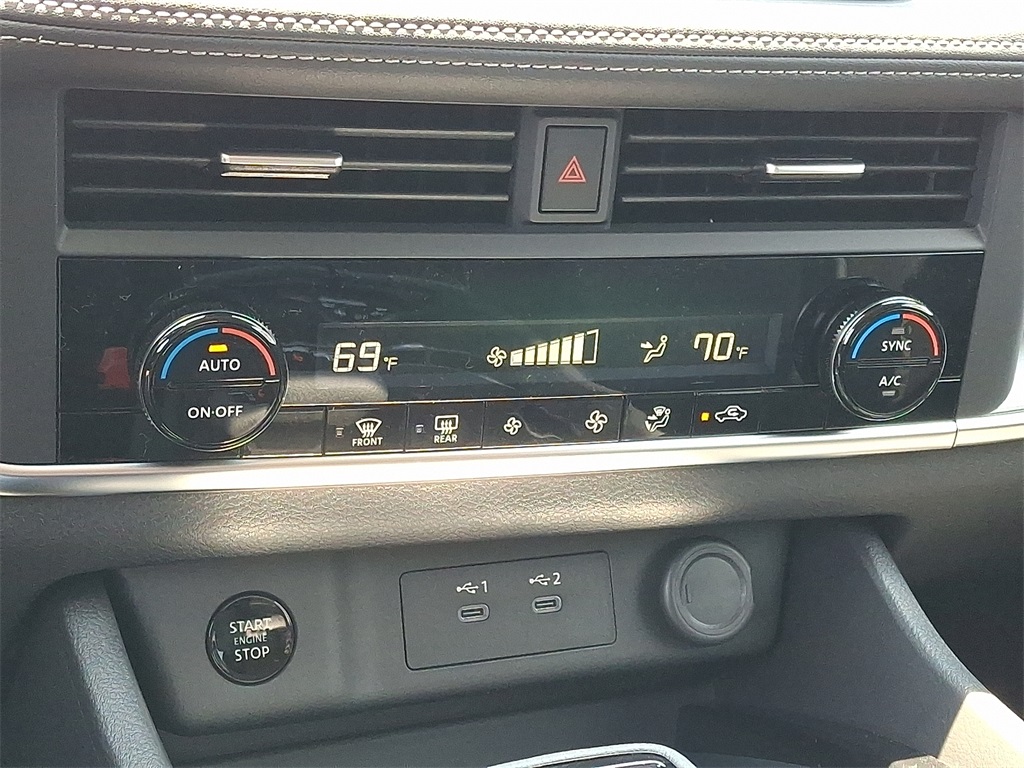 2025 Nissan Rogue SV - Photo 11