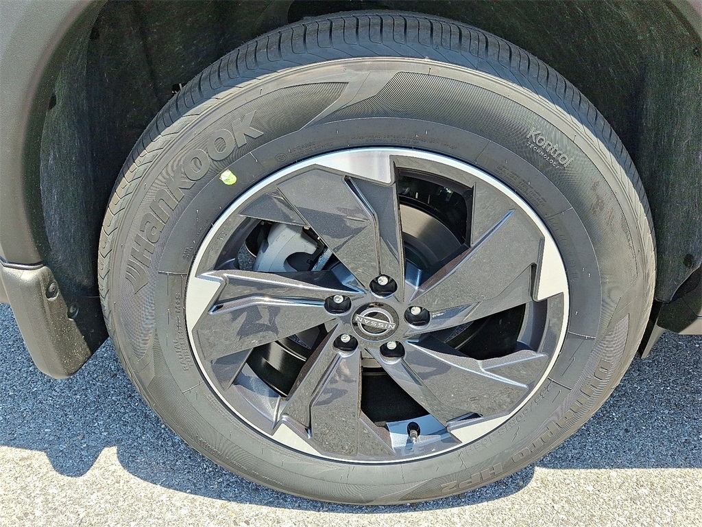 2025 Nissan Rogue SV - Photo 5