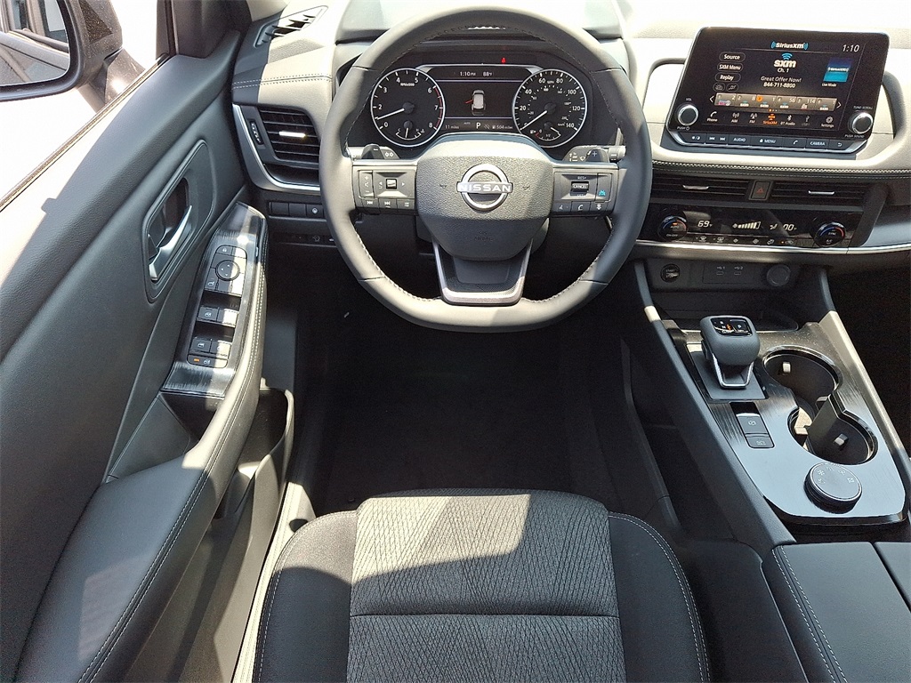 2025 Nissan Rogue SV - Photo 7