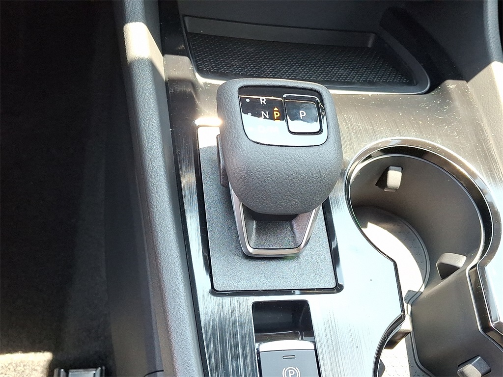 2025 Nissan Rogue SV - Photo 10