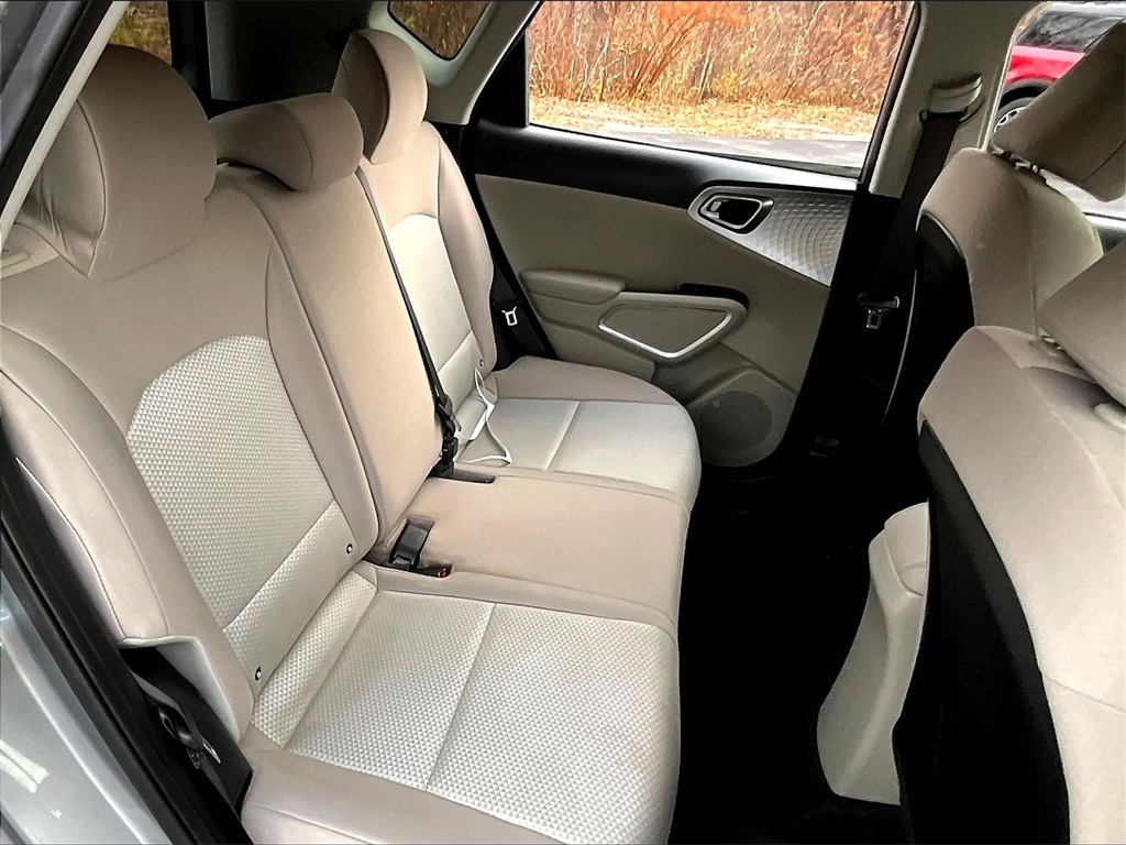 2023 Kia Soul LX - Photo 16