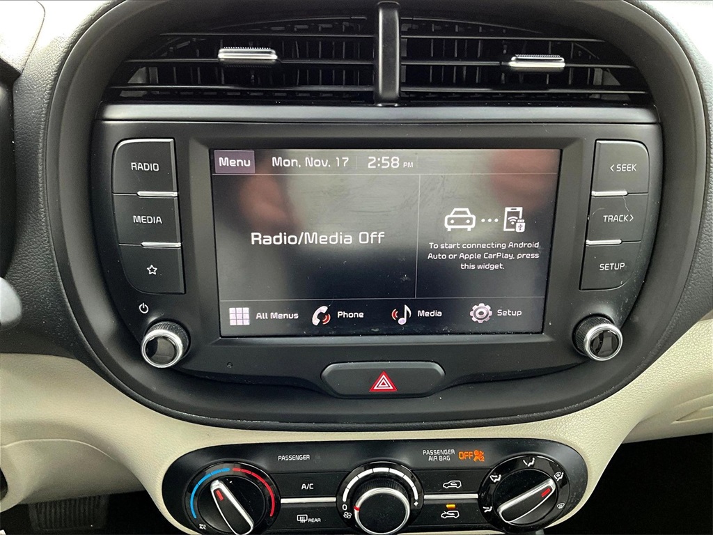 2023 Kia Soul LX - Photo 19