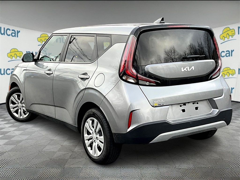 2023 Kia Soul LX - Photo 4