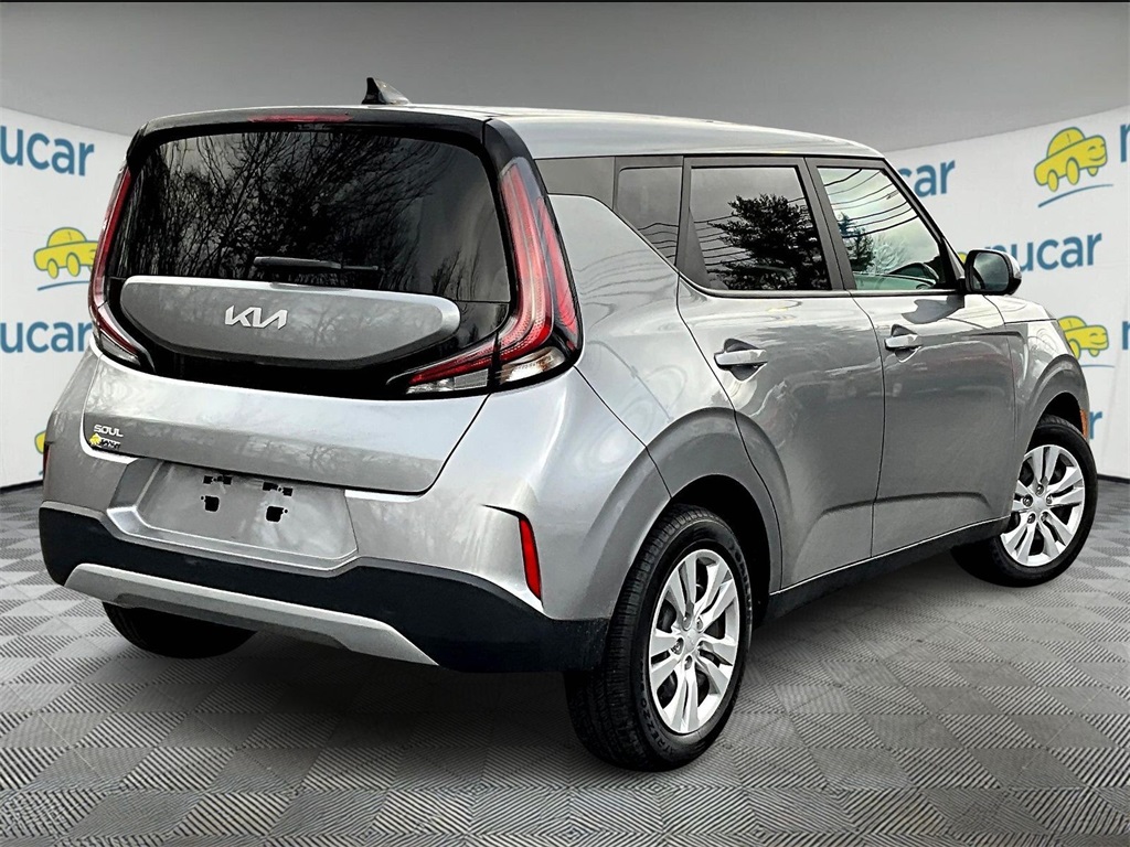 2023 Kia Soul LX - Photo 6