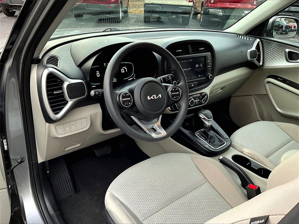 2023 Kia Soul LX - Photo 8