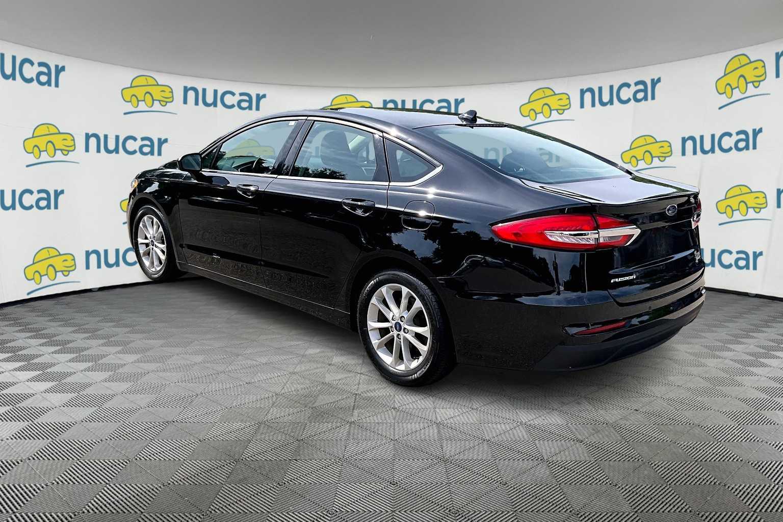 2019 Ford Fusion SE - Photo 3