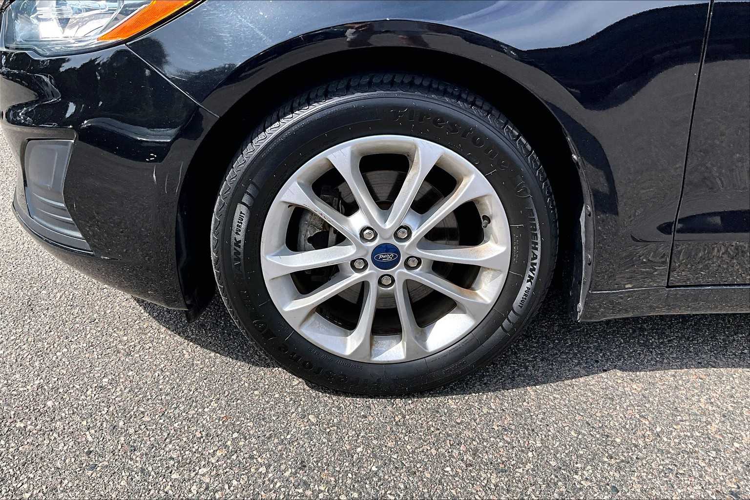 2019 Ford Fusion SE - Photo 4