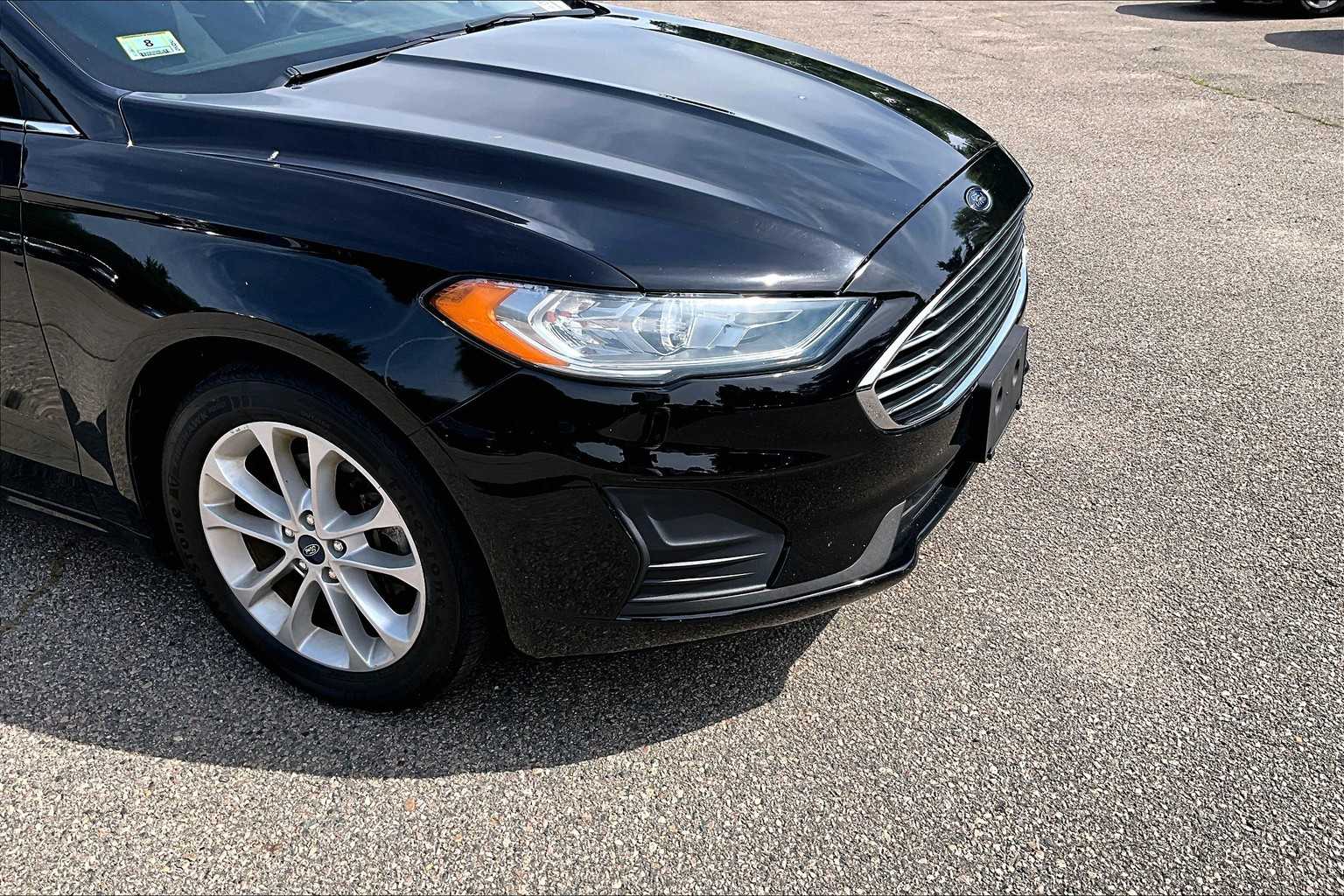 2019 Ford Fusion SE - Photo 5