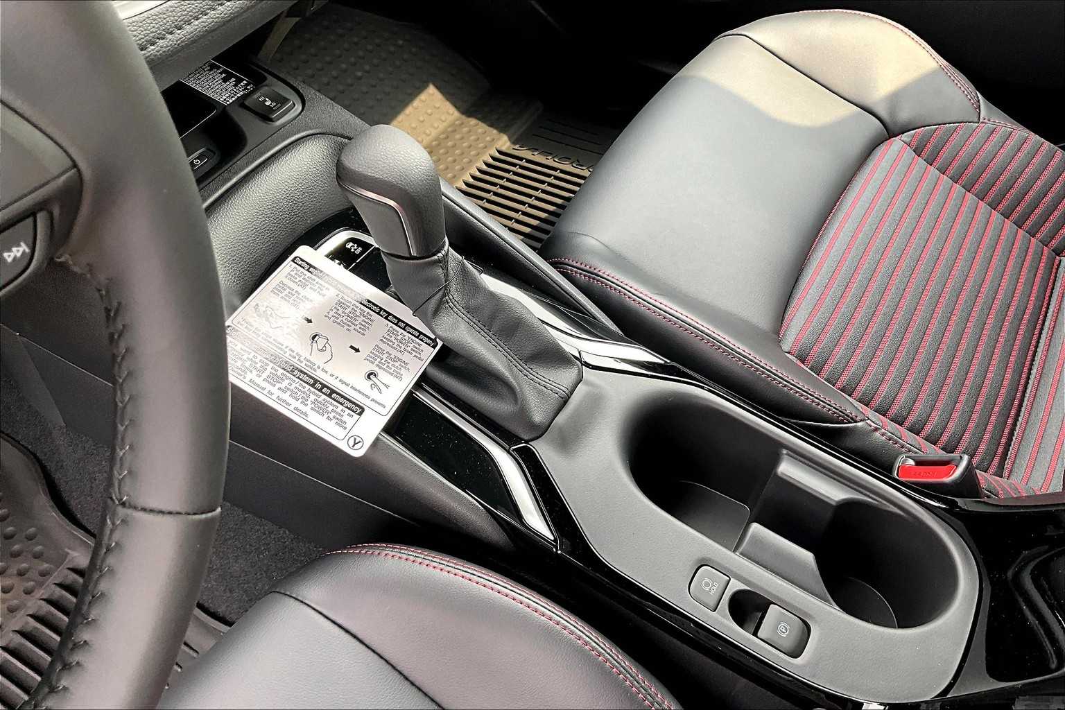 2025 Toyota Corolla XSE - Photo 14
