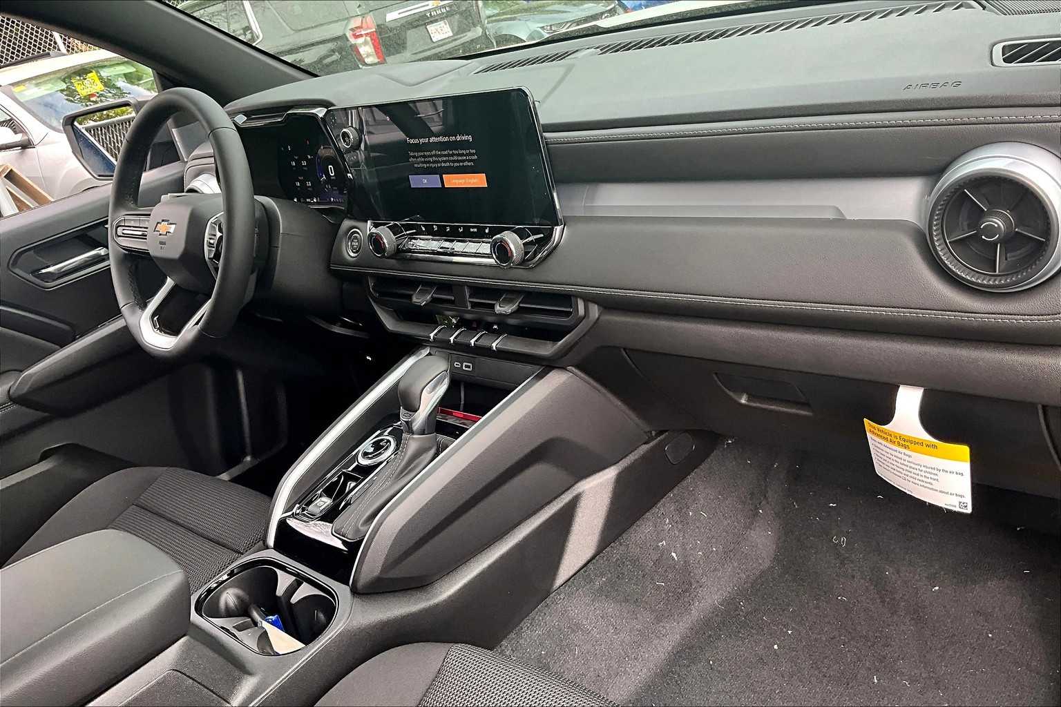 2025 Chevrolet Colorado 4WD LT - Photo 10